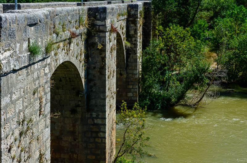 Puente renacentista de Olivares de Duero